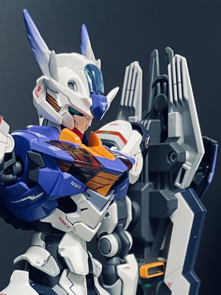 塗装は最近のお気に入りカラー、ガイアのNAZCAシリーズよりコバルトバイオレットをメインカラーにしています。