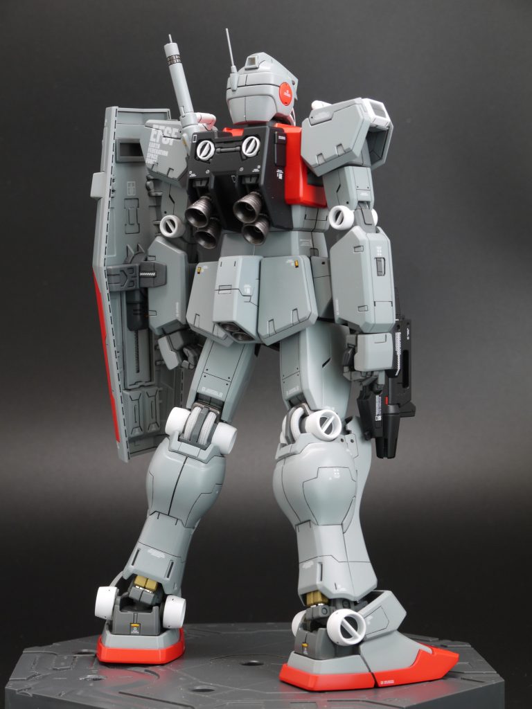 脚・前腕・スカートの延長、胸と胴の幅詰めが主なプロポーション変更です。その他、色々と改修を行っています。ランドセルはキットのままです。(高機動型ではありません)