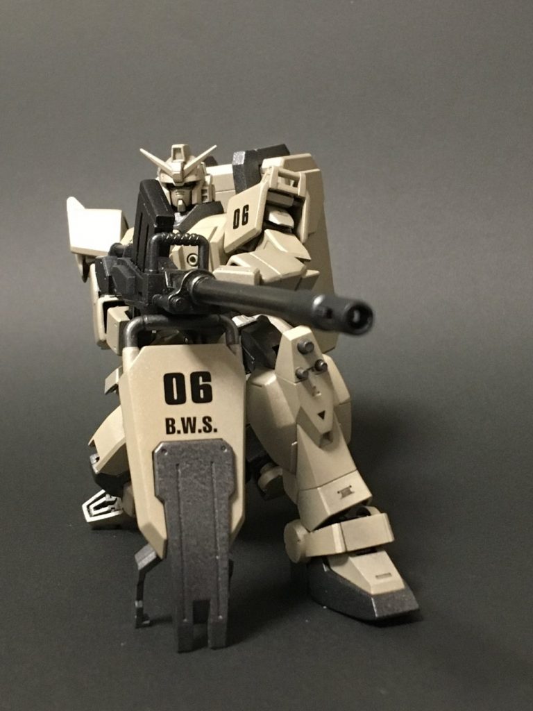 陸戦型ガンダム（砂漠戦部隊）–3枚目/制作者：PIYOSUKE