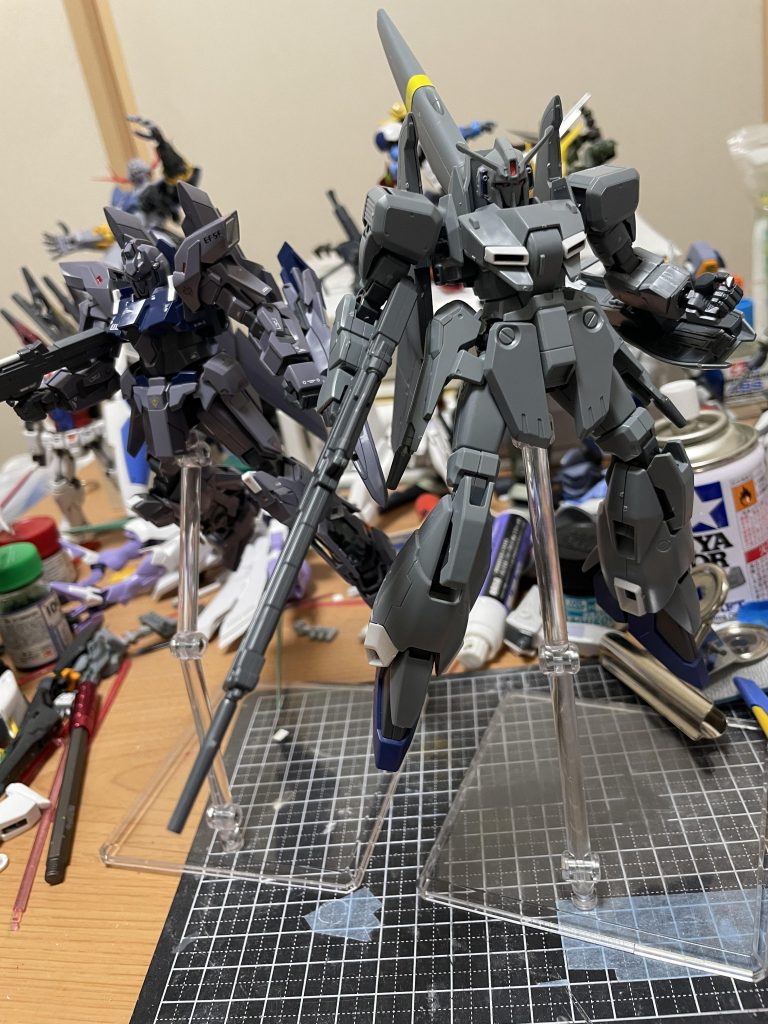 バリが残りまくりで直しがいのあるZプラス…お値段1650円。可変パーツもありますので後日可変ブンドドも楽しみにしていてください。