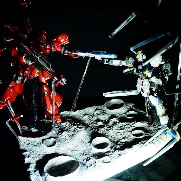 惑星ジオラマでνガンダムvsサザビー