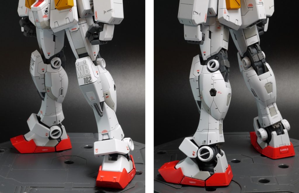 ＜脚＞　・3.0ベースでもも付根と足首で1mmずつ延長　・ヒザ正面はフラットになるように削り込み　・ヒザ下にブロック追加　・ふくらはぎ内側と外側にダクトを追加　・スネの足首近くのパネルを凹形状に変更　・ヒザ裏はディテールを少し変更し、部分塗装で塗り分け　・アンクルガードはラインがつながるように短くカット　　側面視の下側に延長して、形状を変更　・スリッパは足の甲とつま先を形状変更