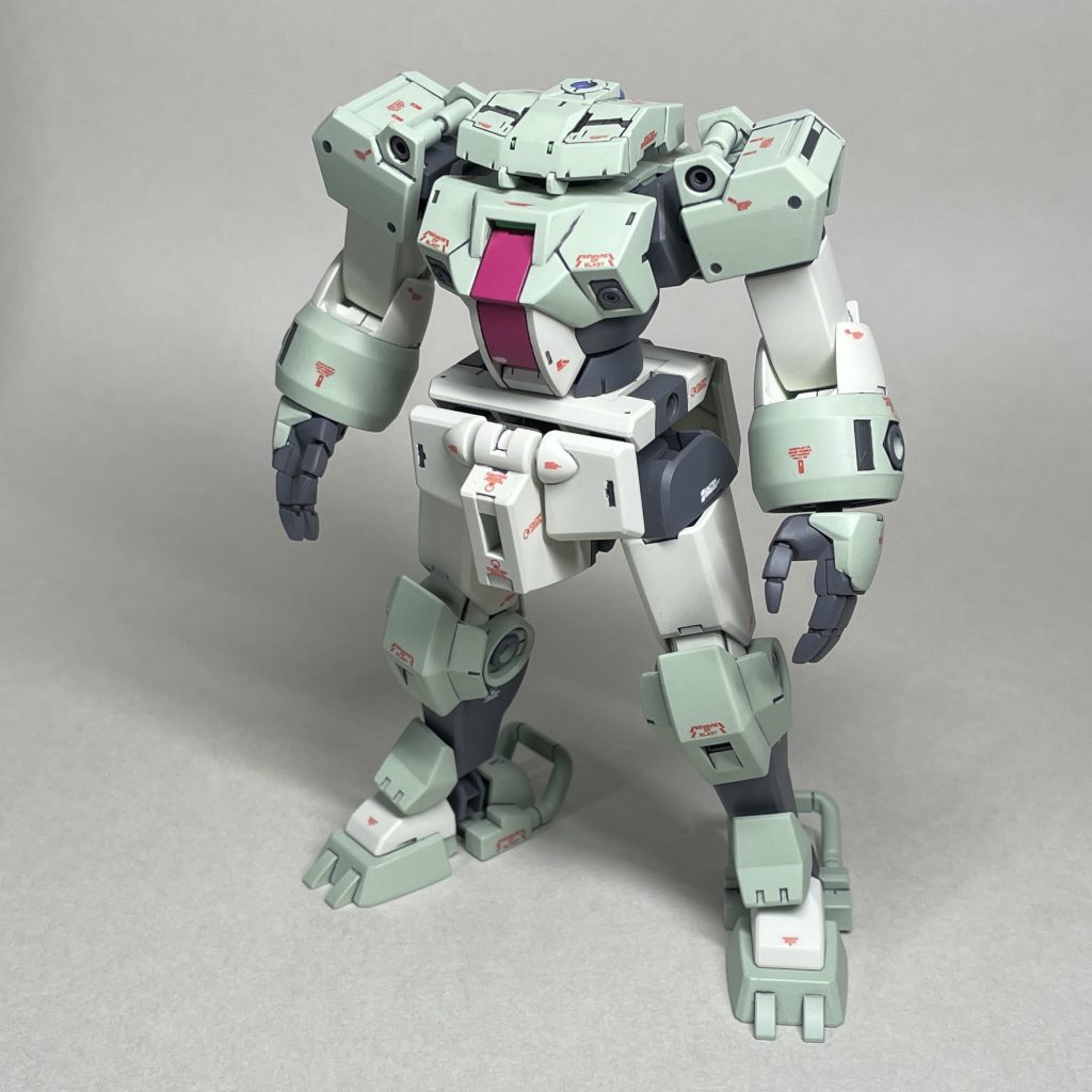 デミトレーナー(30MMアルト付属ロイロイ頭部) こちらも海老川兼武さんデザインのパーツ。幅がぴったり! デミトレーナーは、設計段階から30MMのパーツとの組み替えを想定してるんじゃないかと思えてきました。