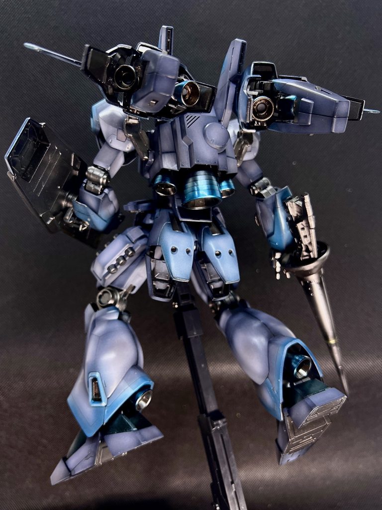 バックパック、リアスカートにはトールギスよりスーパーバーニア等を移植。