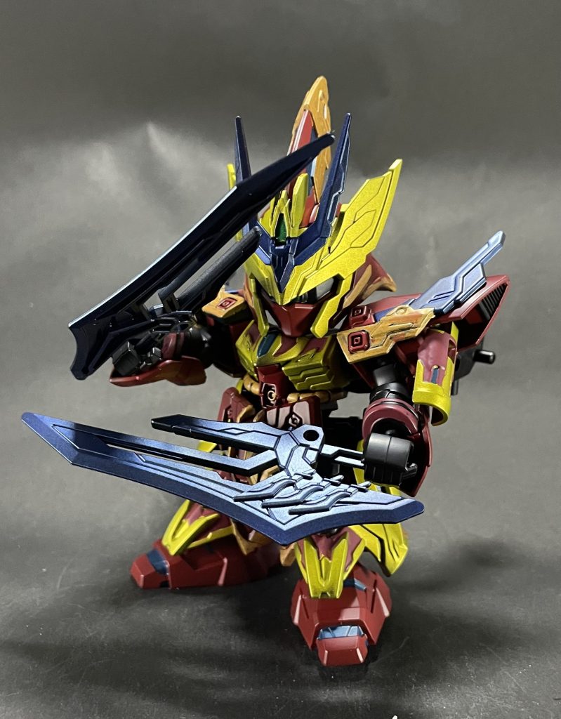 全体的に暗めの色味にしてみました！クリアパーツはメタリックに塗装しました😉