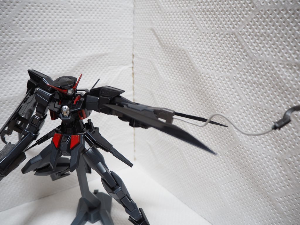 以上、ダークハウンドでした。今回撮影する際やはり撮影ブースは大事だと感じ急遽ダンボールとキッチンペーパーで自作。なんとなくキッチンペーパーの模様がハニカム模様でいい感じになるかと思ったんですが、こうしてみると死ぬほどダサいですね。 