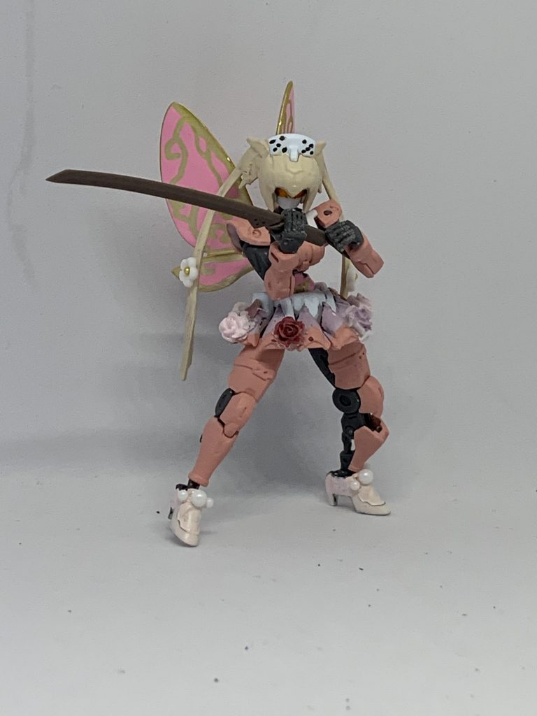 ハイ、双葉杏ガンダムでした。誰がなんと言おうとガンダムってことにします。私がそう判断した。最後の写真は何か持たせたくて探してたら見つけたヘキサギアの何かのやつ。