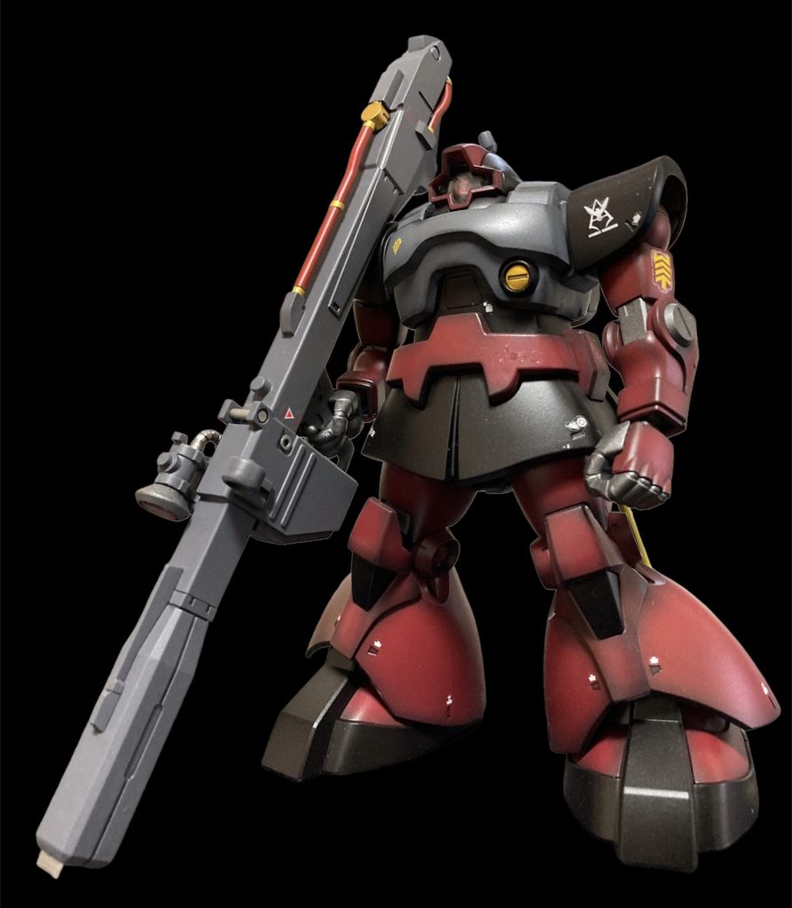 グラデーションで仕上げてみました。難しかった(^◇^;)黒パーツのグラデーションがよくわからず、思いつきで黒に赤を混ぜたものを黒パーツの中心に吹いてみました。わかりにくいけど・・・個人的には胸の拡散粒子砲が上手く塗り分けられた事に満足してます。