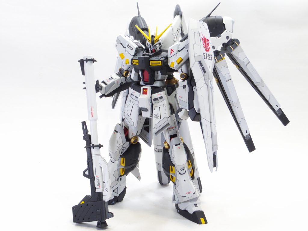 RG Hi-νガンダム–2枚目/制作者：guplafactory