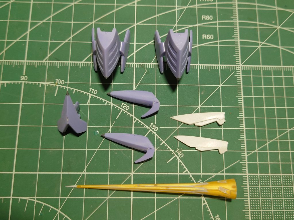 ランナーやプラ板で各部をシャープ化
