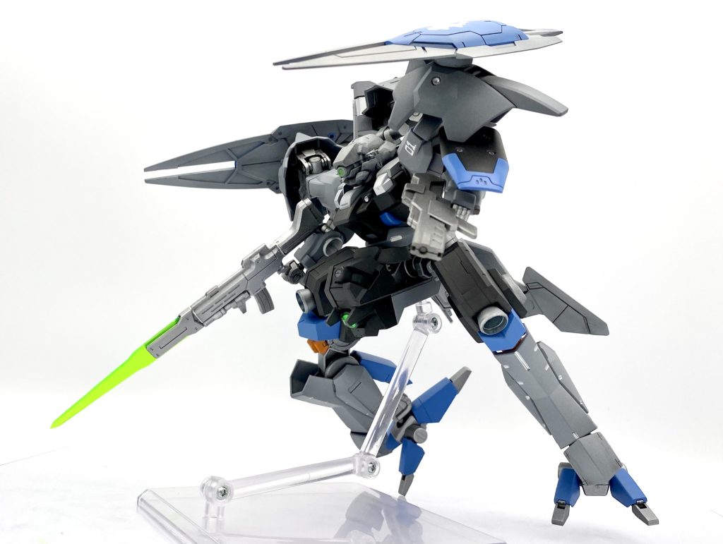 ポーズ6ライフルはニュウレンのものを色々いじってソードエフェクトつけれるようにしやした☝️