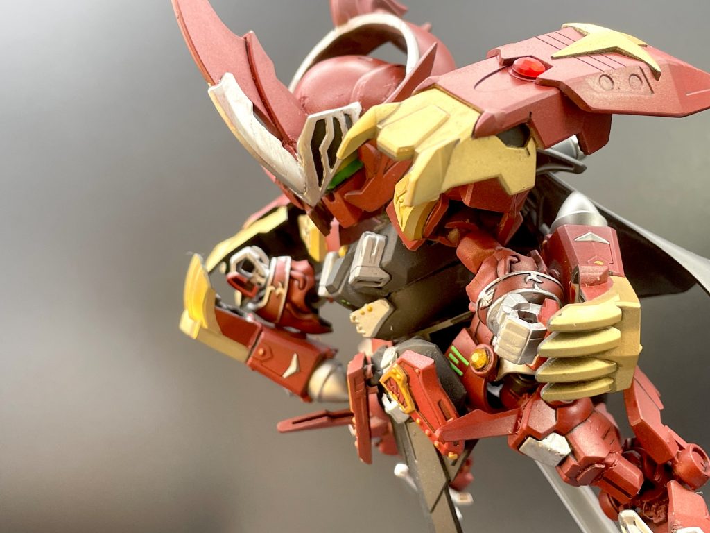 腕に取り付ければ爪の付いた手甲として使用可能。相手に飛ばしてぶつける使い方も出来るぞ!