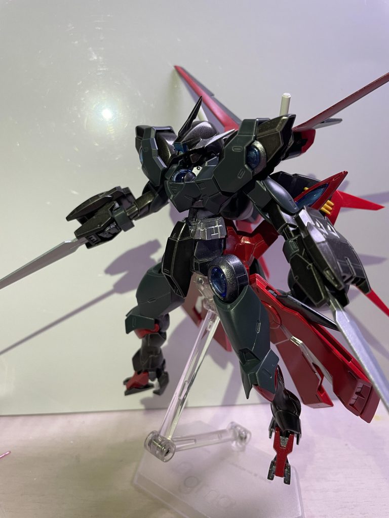 よっぽど特殊な形をしていなければ背中につけられるストライカーパックは大体つけられます