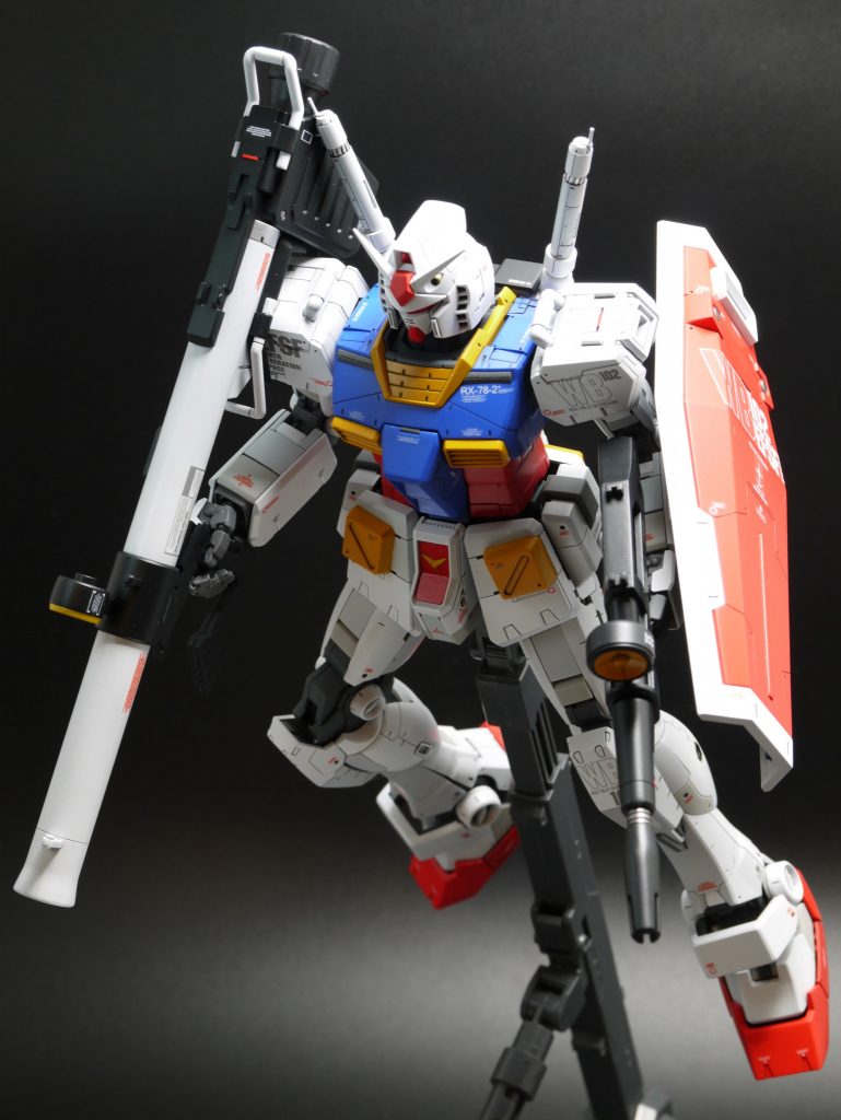 3.0のギミックを残しているので、ポージングも可能です。塗装が剥がれる危険はありますが…。