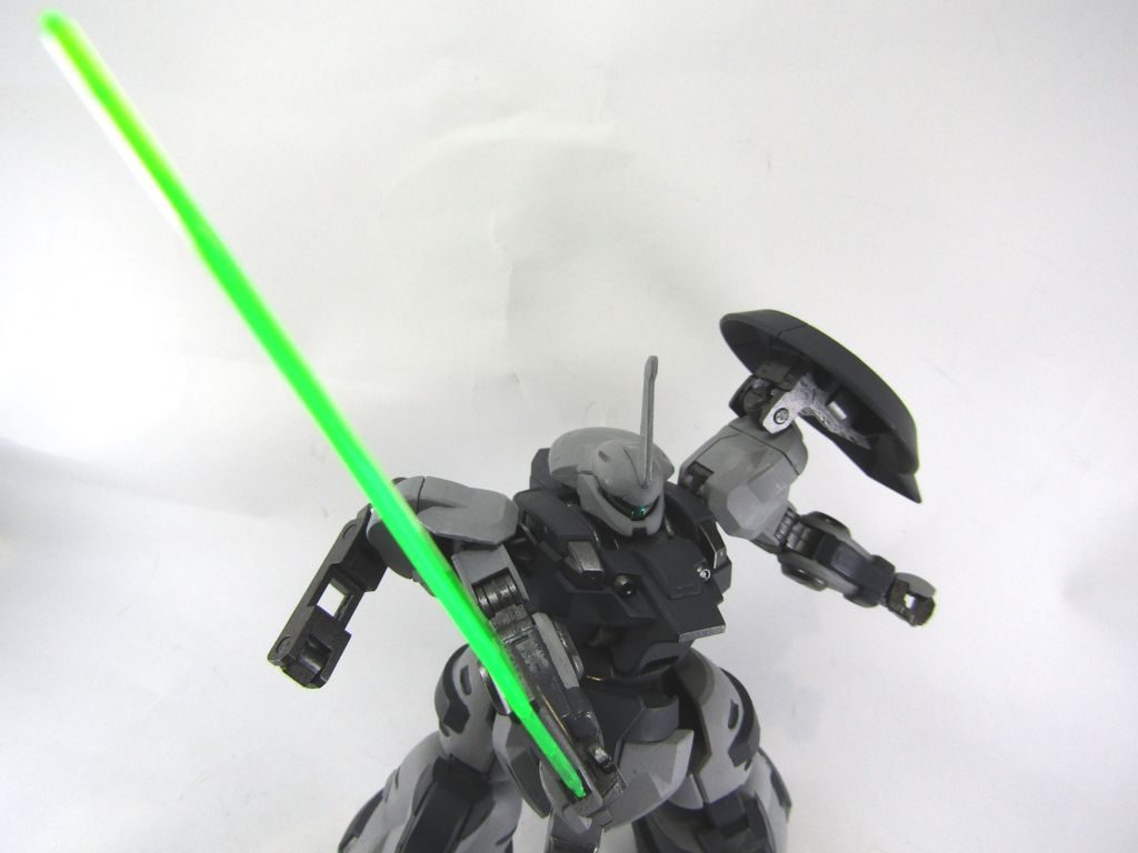 ビームトーチを装備しているので接近戦も可能です。