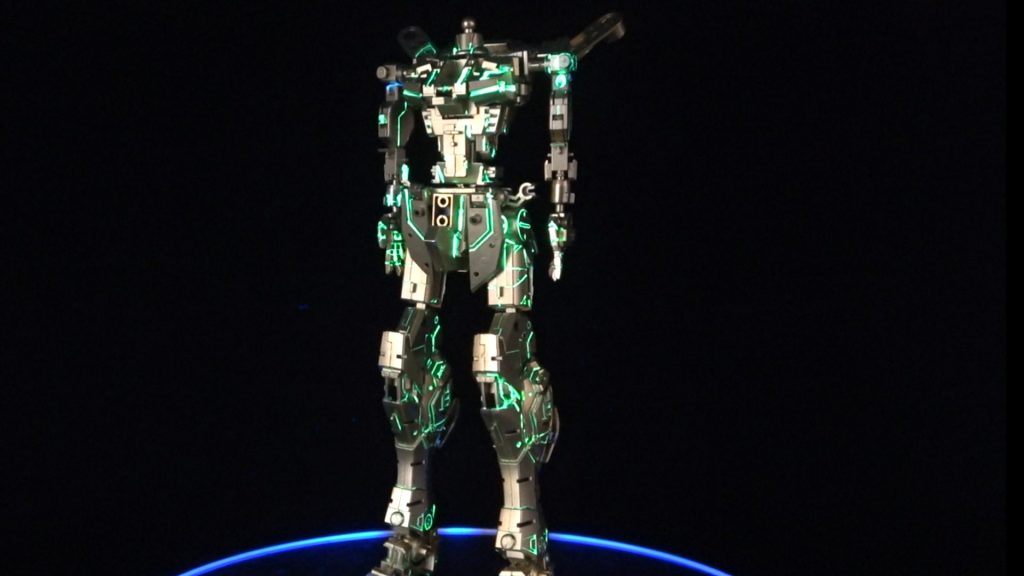 内部フレームも蛍光塗料でスミ入れしています!