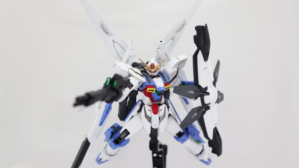 メインウェポンのビームマシンガン、ディバイダーの武装をそのまま拝借しました。取り回しに優れていますがマウント場所がないので基本使い捨てになります。