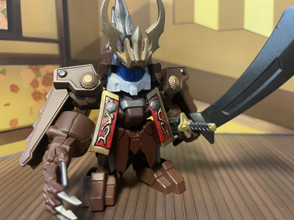 まずは一番ムシャっぽいこのかた。異形の手と鉈のような刀で…ゲフ。