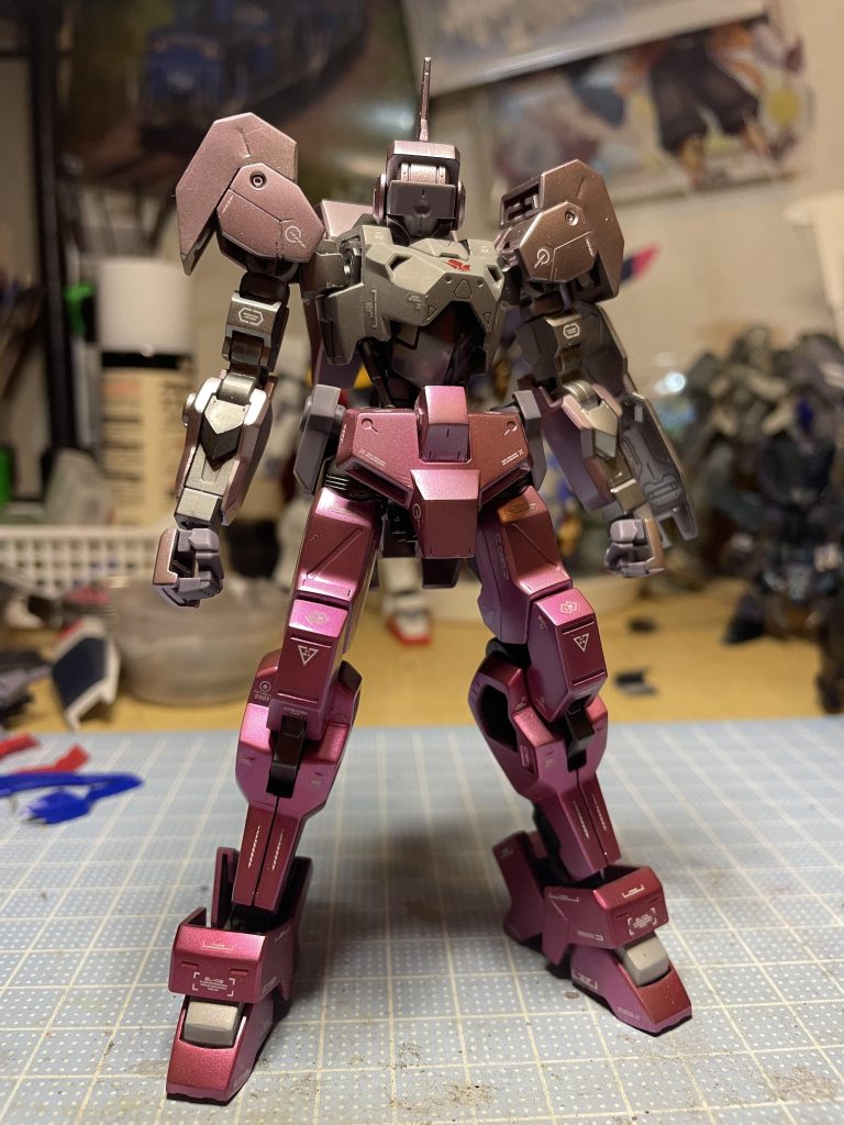 デカール貼り付けた状態。