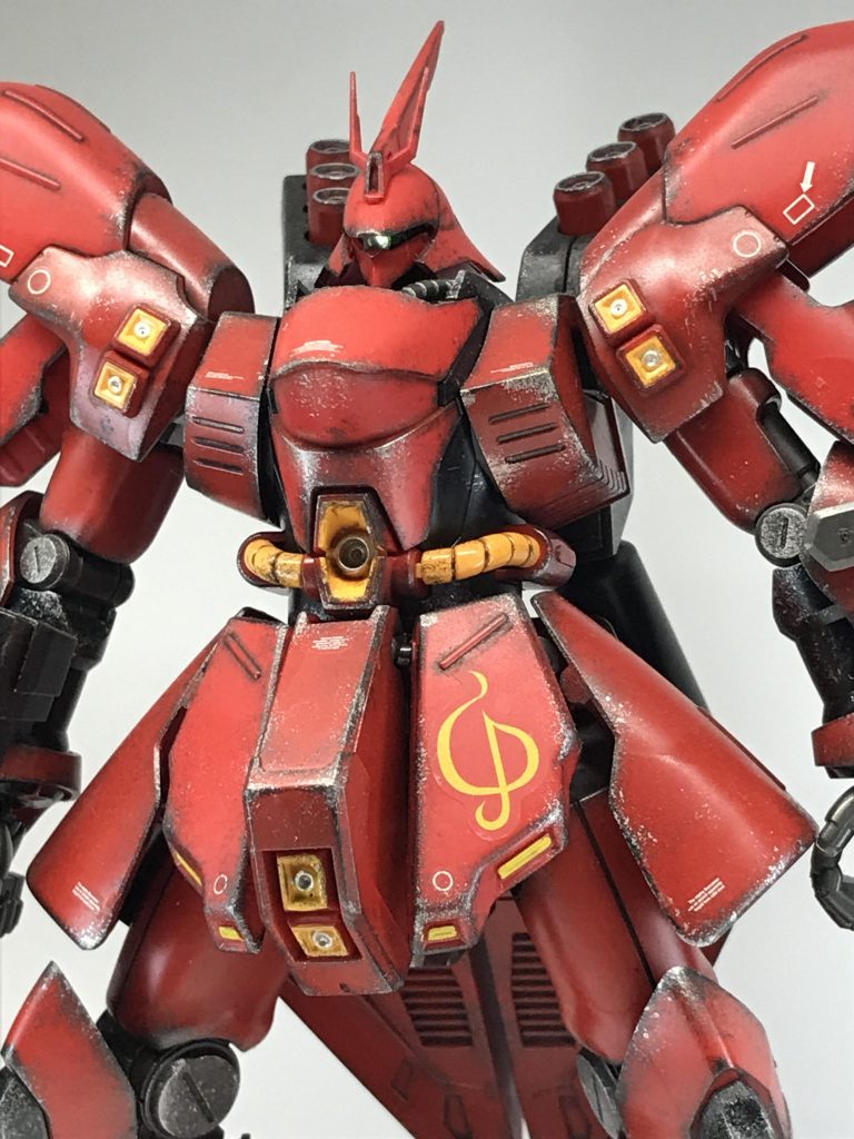 あれはマジでヤバい…パーツ細かすぎ😱小さいパーツをハメようとしたら、ぴょーんと勢い余って何処かに飛んでいってしまった…リビングモデラーの私は嫁と一緒に探しましたが見つからず…ワンちゃんよ…そこを動くなよ…パーツが見つかるまでじっとしててね😰15分後…私が半べそをかきながら諦めかけたその時…嫁がなんとか見つけてくれました🤗長い間一緒にいて今までで一番…愛してるぜ!マイハニー!!と思った瞬間🙄(ロゴがいいのでワイフじゃなくハニーで)