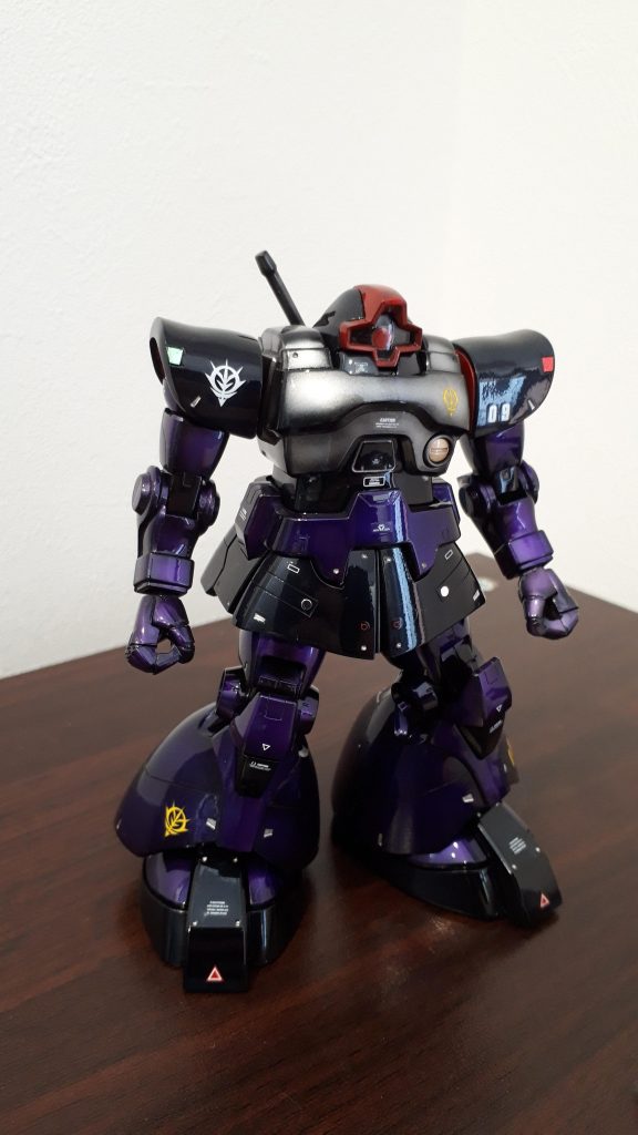 正面から徹底的にヤスリが消して表面処理しました。サフ無しでグラデーションキャンディ塗装に挑みました。