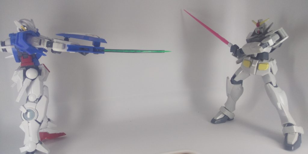 リペアⅡといったらやっぱりこのシーンがたまりません(^O^)。刹那とリボンズそれぞれが最初に乗っていた愛機との一騎打ち。しかしOガンダムは2ndseason版を持っていなかったので、初期版で撮影しました。