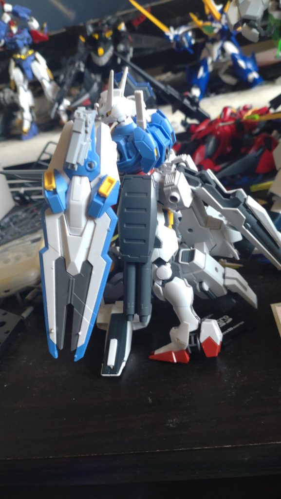 ビットシールドに実体剣のマウントできるホルダー