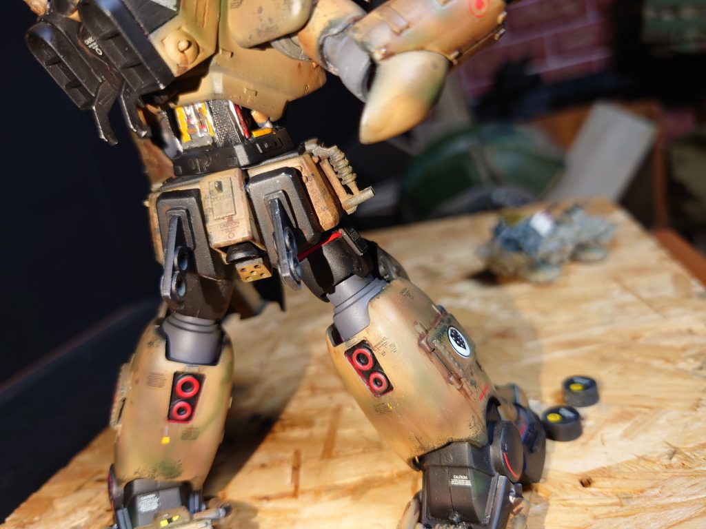 腹部チラ見仕様のため無加工より多少カッコイイポージングが可能です。本当多少ですが意外にお気に入りwww