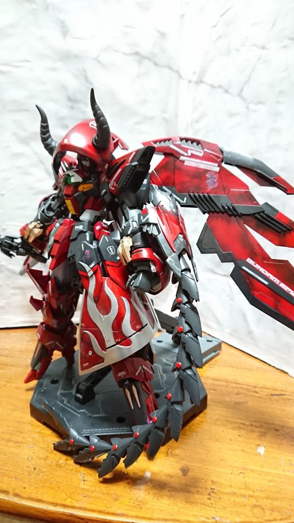 今回のイメージはマレフィセントウイングのライバル機として制作しました