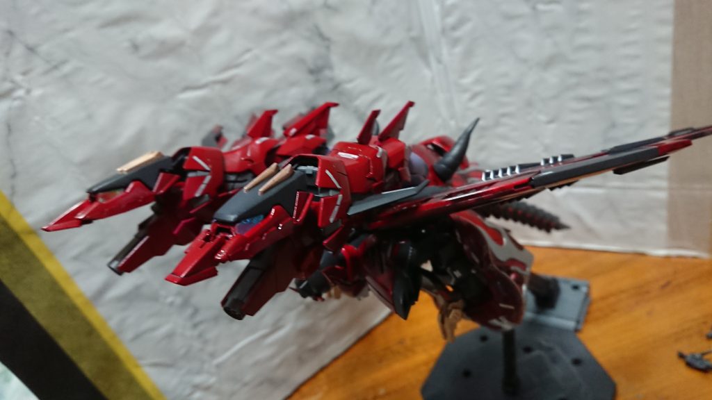 あんまりやりたくないですが😅変形すると、こんな感じドラゴンの目はオーロラにしてあります。