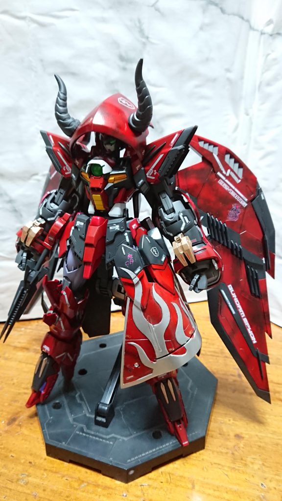 エピオン事態がかっこいいホルムをしているのであまりいじらず純正に少しプラスした感じにしましたカラーも派手に変えないので雑誌で見た改造参考にしました