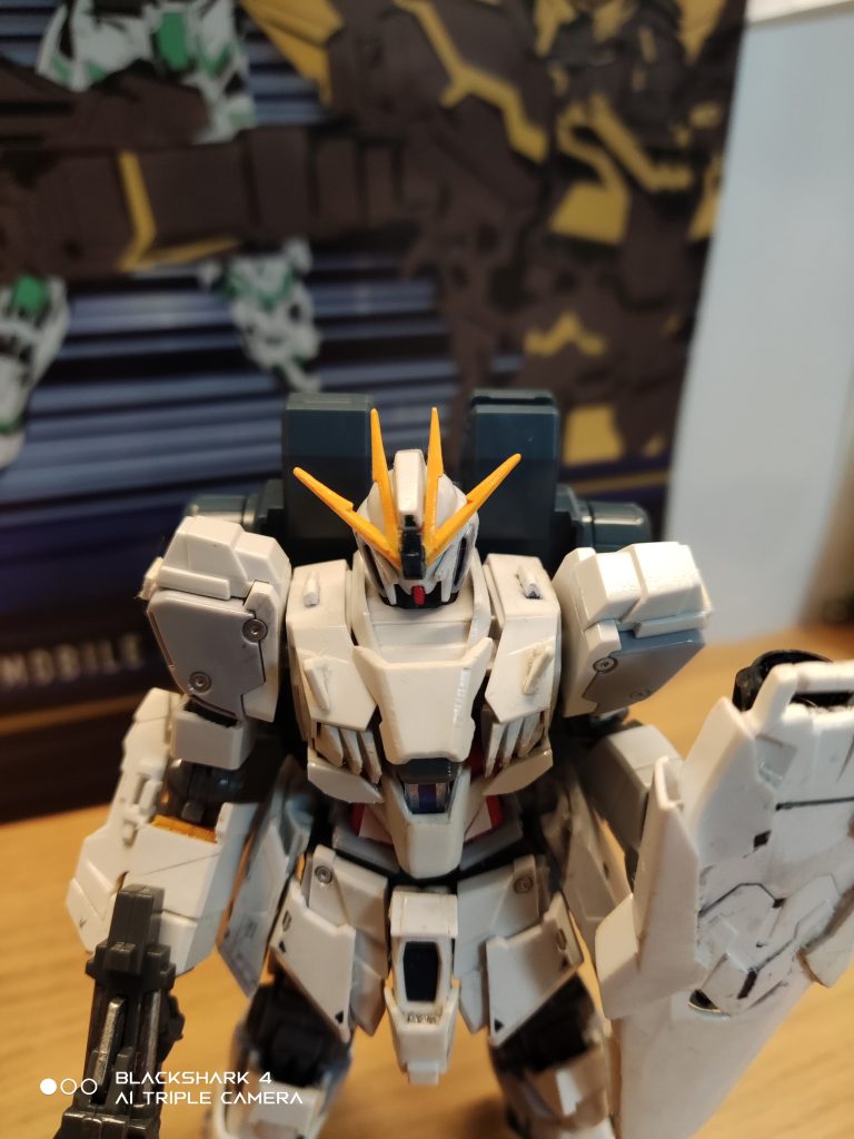 アンテナを塗ってます。