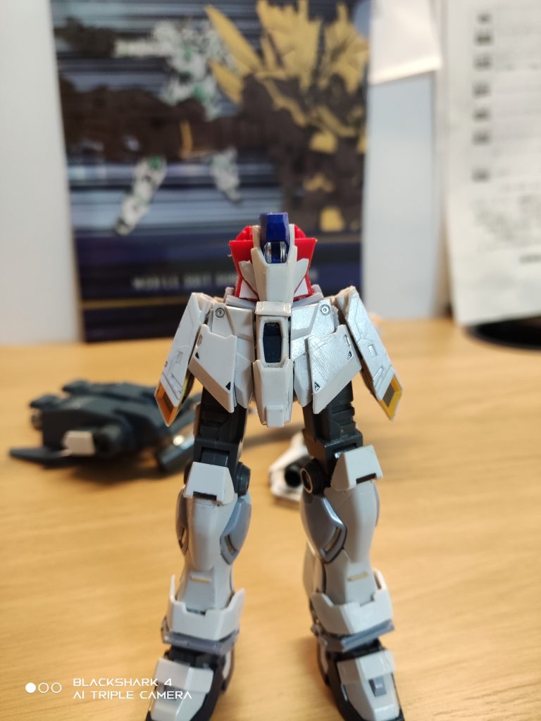 スカートデカすぎぃ