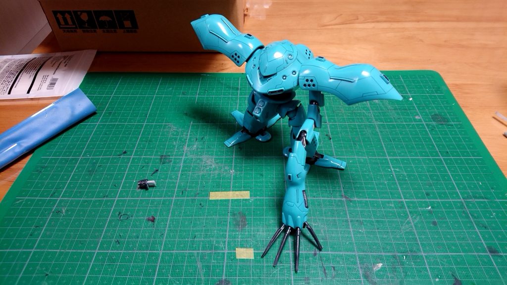 塗装後にデカール貼ろうとここまで仮組してたら・・・