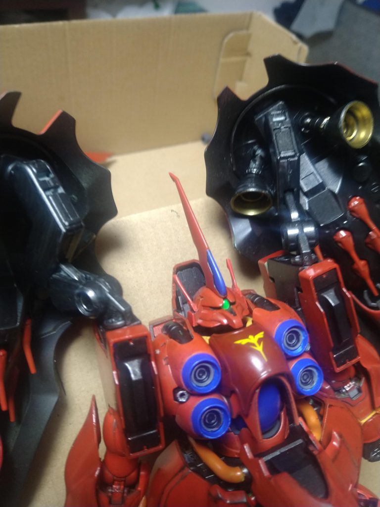 ゲルググ顔がしっくり来なかったのでゲーマルクに寄せてます。顎を引けるように首を2ミリ程高上げ。