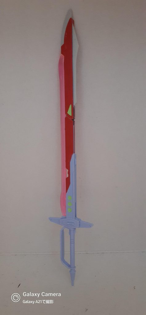 武器は、アロンダイト改です。デスティニーに装備していたアロンダイトを強化したもので、大抵のものは、これで一刀両断できます。