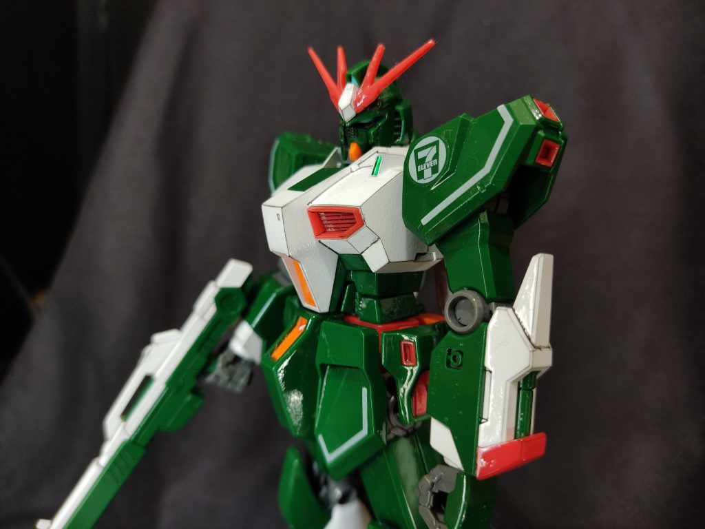 ツヤ出しの前に全身の白パーツにエッジ強調を。