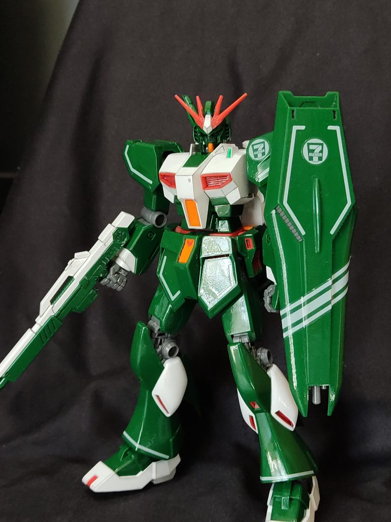 シールド持ちショット。ショットは上手く塗れましたが、よく見るとムラやゆず肌が多数…