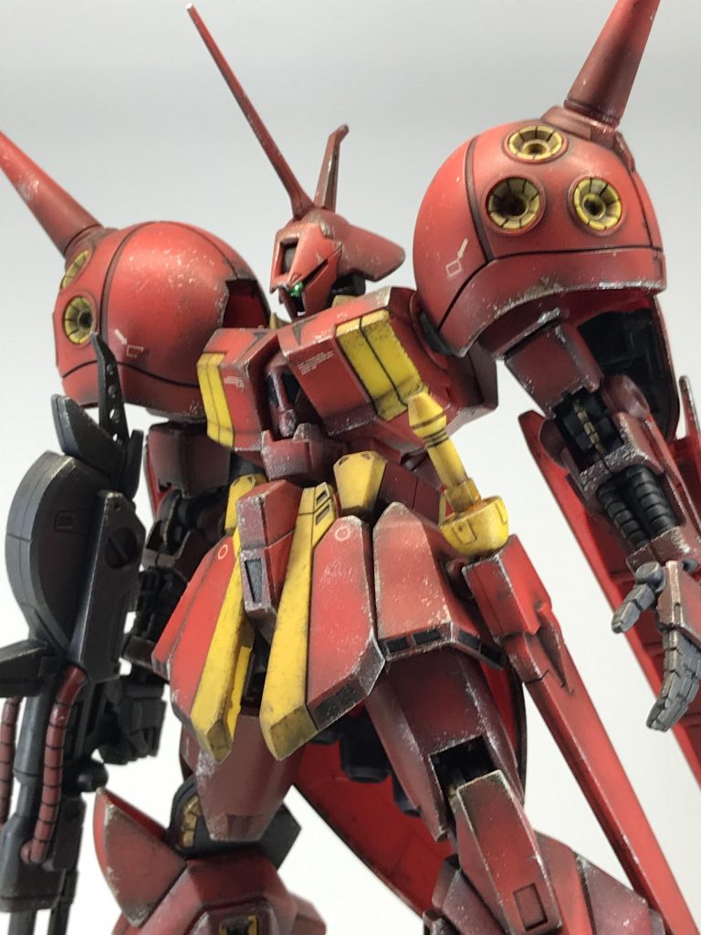 うちはまだマシな環境なのかなぁ…プラモを飾ってあるショーケースをソファに座って眺めていると、当家のビックボス(嫁)や学業の為にサイド3に旅立っていったその手下(娘)が帰省したときに冷ややかな目で見られますが😢