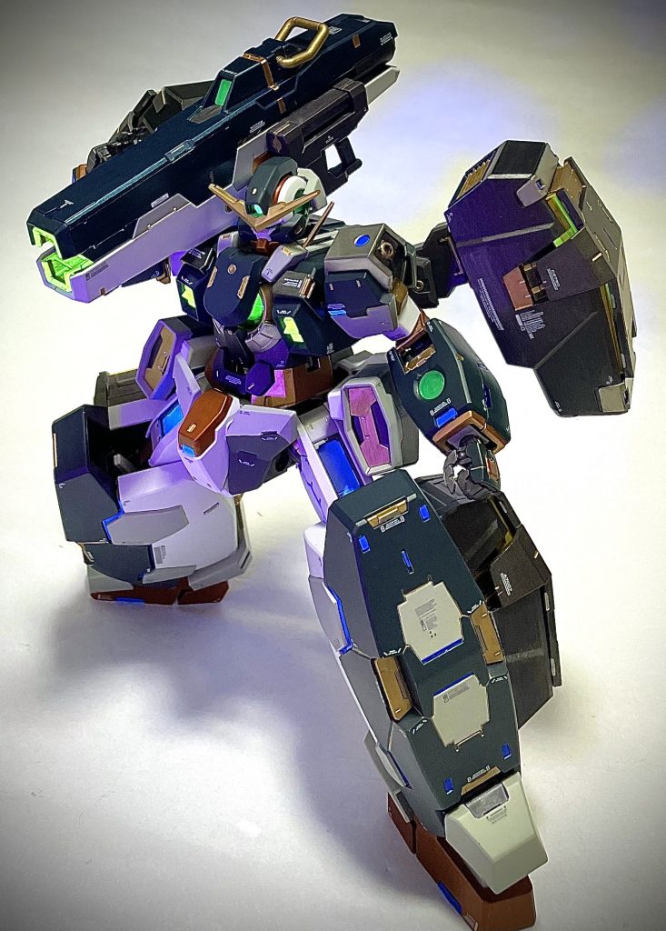 発光状態！ホログラムパーツも光ります。