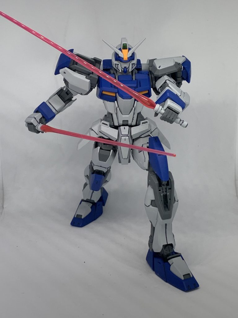 撮影ブースサイズの関係でビームサーベルを持った二刀流でのカッコいいポーズがつけにくいのが悔しい。