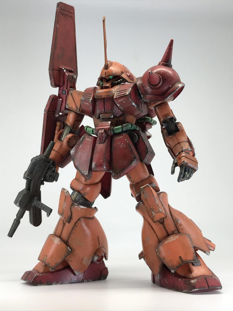 太ももの合わせ目www顔面真ん中に縦に入った合わせ目は必死にけそうとした跡が…消えてないけど🙄