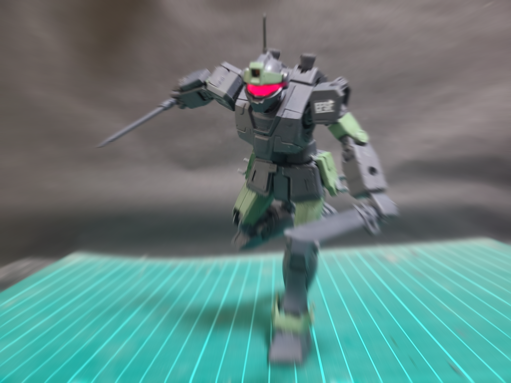 γ「ヒャーハッハッハッハ！オラオラオラァ！ぶった斬っちまうぜぇ！？」β「γ邪魔です…」「なっ！？オオイッ！」