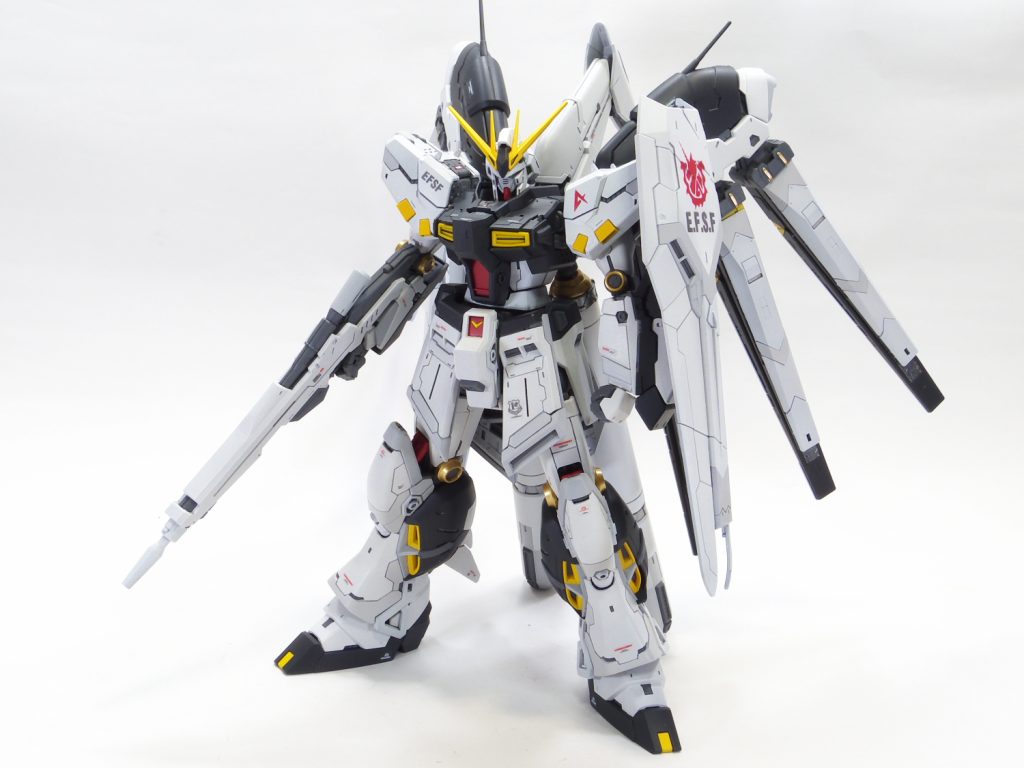 RG Hi-νガンダム–3枚目/制作者：guplafactory