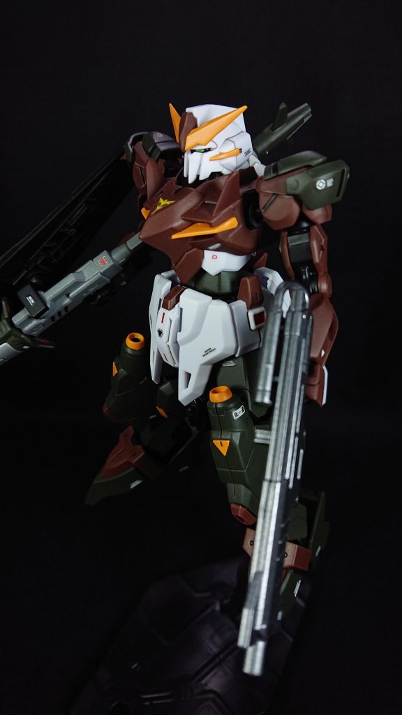 頭部　　　　：テルティウムボディ　　　：テルティウム腰部　　　　：テルティウム肩　　　　　：エアリアル腕部　　　　：エアリアル脚部　　　　：キマリスヴィダールバックパック：エクシア(太陽炉)武装　　　　：ビームライフル(テルティウム)　　　　　　　シールドランス(オリジナル)