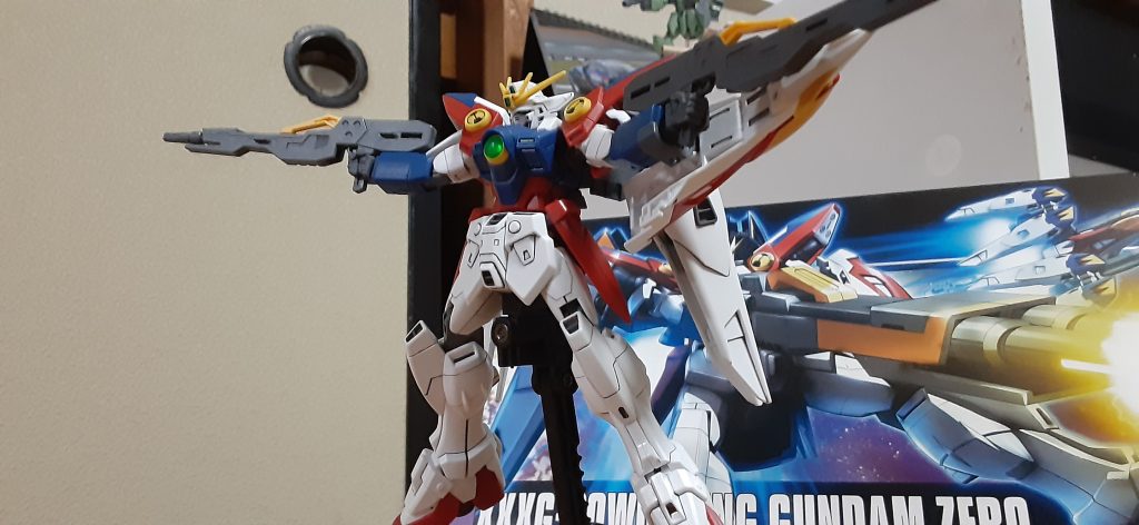 特にやったこともないのでポージング集ですw設定のカラーリング派手だからまた買って落ち着いたカラーで塗装したいです。