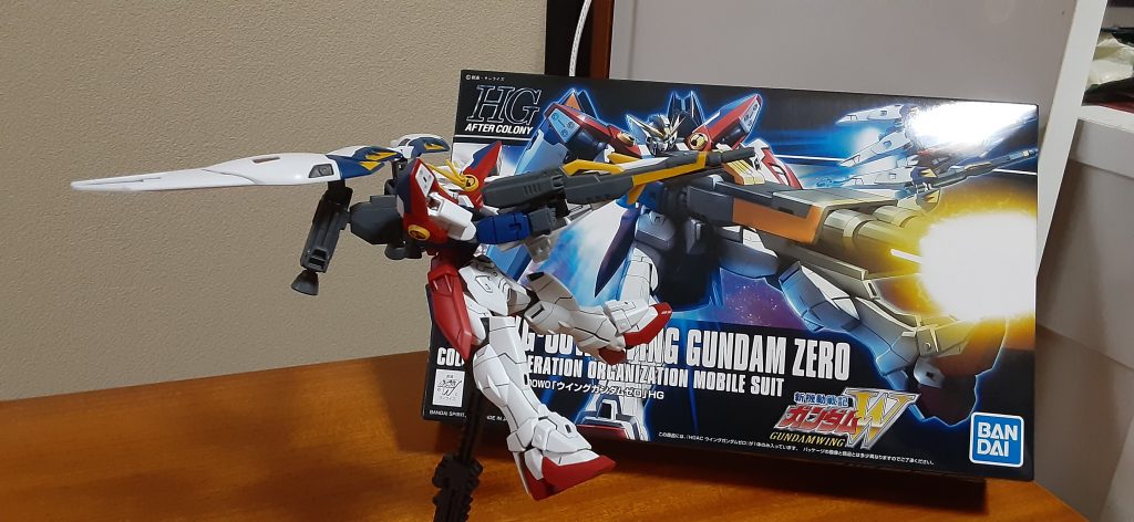 最後コロニーを破壊するシーンで締め