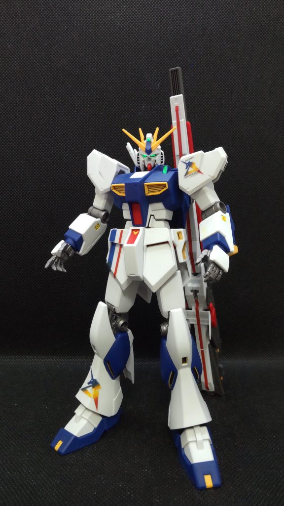 仮組みしてる時に多少ブンドドして解ったんですが、ロングレンジフィンファンネルは展開状態とか腕につけるのとかやっぱしっくりこないなぁと(笑)なので立像ポーズしか撮影してません。