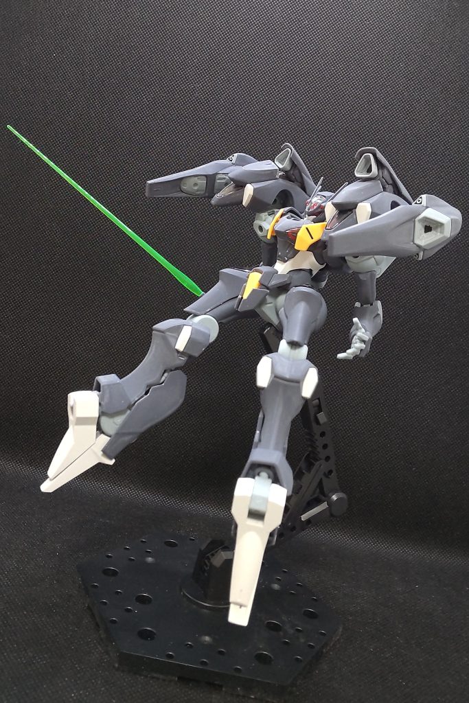 ただ…ブースター展開ギミックのC字ジョイントが強度的に弱く、片方折れました(泣)そのうち折を見て部品注文するかな。