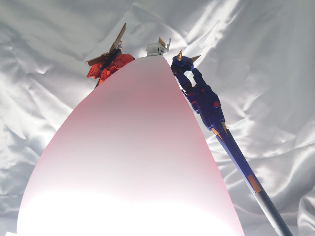 ダイソーのプラバンで作ったマント、若干光が透けてます(⁠◡⁠ ⁠ω⁠ ⁠◡⁠)